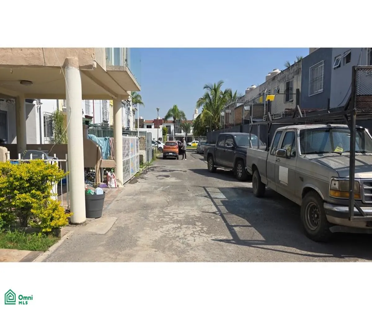 Casa En Venta,Fraccionamiento Real Del Valle,Valle de San Victor 1040, Tlajomulco de Zuniga, Jalisco 45654, 3 Habitaciones,3 Baños,Valle de San Victor,2,MX251031425