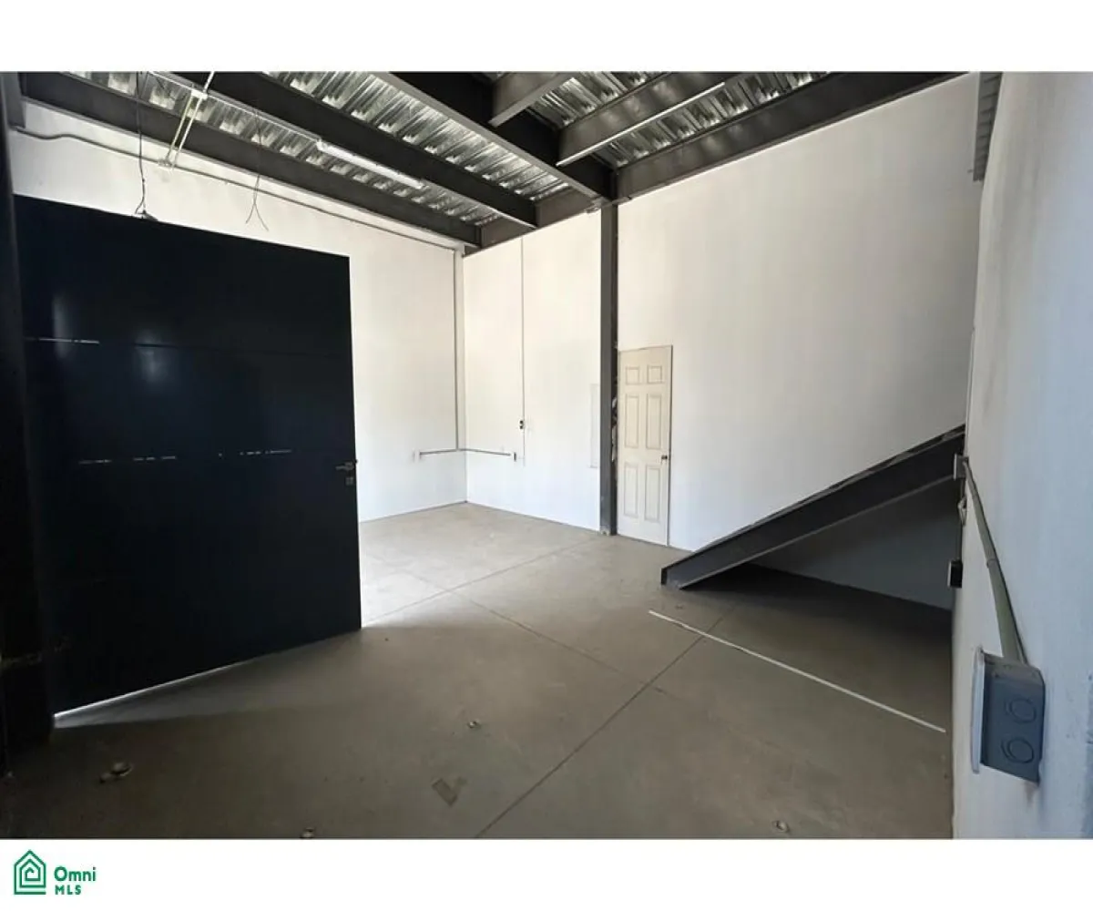 Edificio En Renta,Santa Cruz de la Loma (Tepetates),Santa Cruz de las flores S/N, Tlajomulco de Zuniga, Jalisco 45644,Santa Cruz de las flores,MX251031471