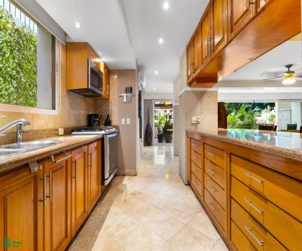 Casa En Venta,Marina Vallarta,Flamingos 142, Puerto Vallarta, Jalisco 48354, 5 Habitaciones,6 Baños,Flamingos,2,MX251031756