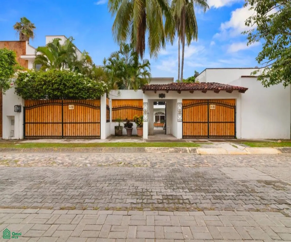 Casa En Venta,Marina Vallarta,Flamingos 142, Puerto Vallarta, Jalisco 48354, 5 Habitaciones,6 Baños,Flamingos,2,MX251031756