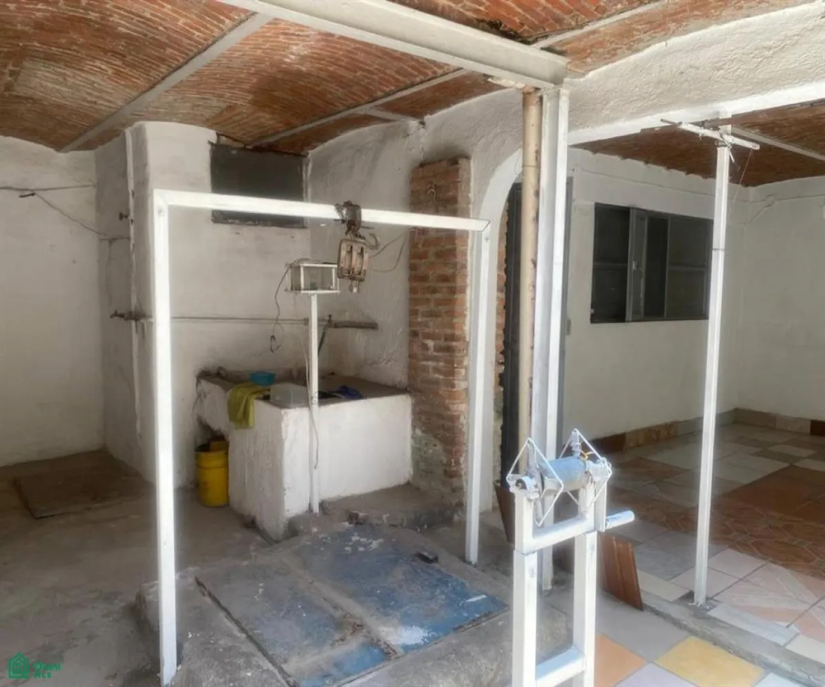 Casa En Venta,San Sebastián El Grande,Abasolo 117, Tlajomulco de Zuniga, Jalisco 45650, 7 Habitaciones,2 Baños,Abasolo,2,MX251031972