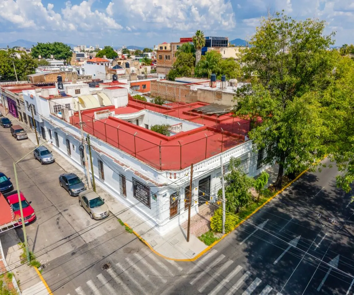 Casa En Venta,Zona Centro,Avenida Miguel Hidalgo y Costilla 1196, Guadalajara, Jalisco 44100, 4 Habitaciones,1 Baño,Avenida Miguel Hidalgo y Costilla,1,pniwa0g