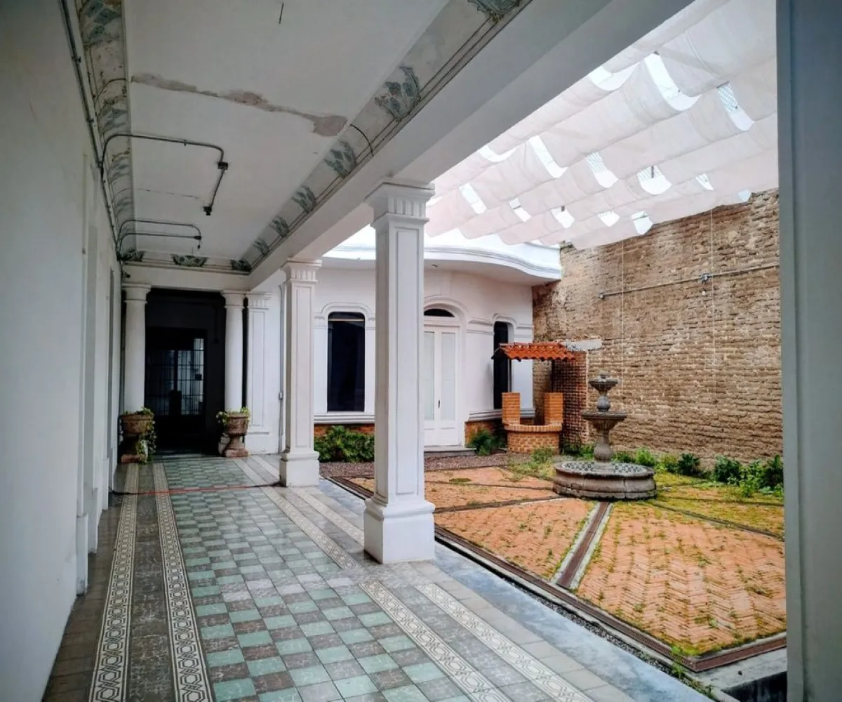 Casa En Venta,Zona Centro,Avenida Miguel Hidalgo y Costilla 1196, Guadalajara, Jalisco 44100, 4 Habitaciones,1 Baño,Avenida Miguel Hidalgo y Costilla,1,pniwa0g