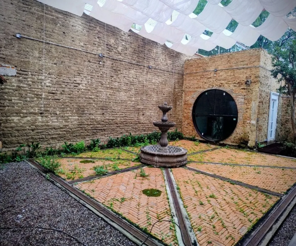 Casa En Venta,Zona Centro,Avenida Miguel Hidalgo y Costilla 1196, Guadalajara, Jalisco 44100, 4 Habitaciones,1 Baño,Avenida Miguel Hidalgo y Costilla,1,pniwa0g