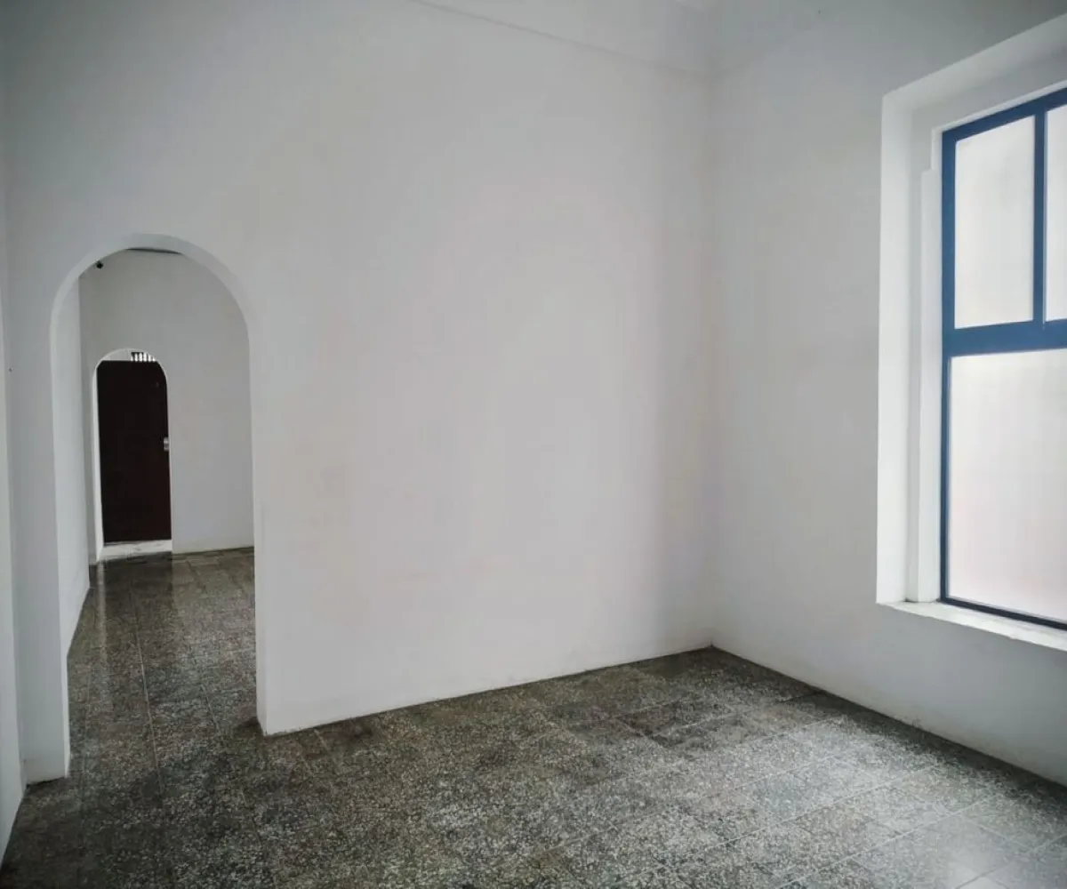 Casa En Venta,Zona Centro,Avenida Miguel Hidalgo y Costilla 1196, Guadalajara, Jalisco 44100, 4 Habitaciones,1 Baño,Avenida Miguel Hidalgo y Costilla,1,pniwa0g