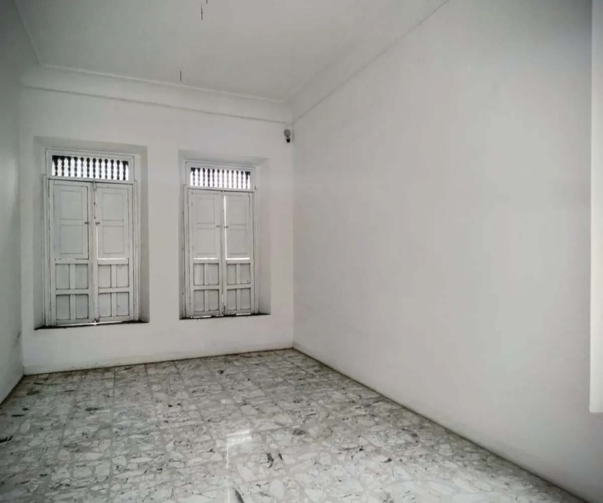Casa En Venta,Zona Centro,Avenida Miguel Hidalgo y Costilla 1196, Guadalajara, Jalisco 44100, 4 Habitaciones,1 Baño,Avenida Miguel Hidalgo y Costilla,1,pniwa0g