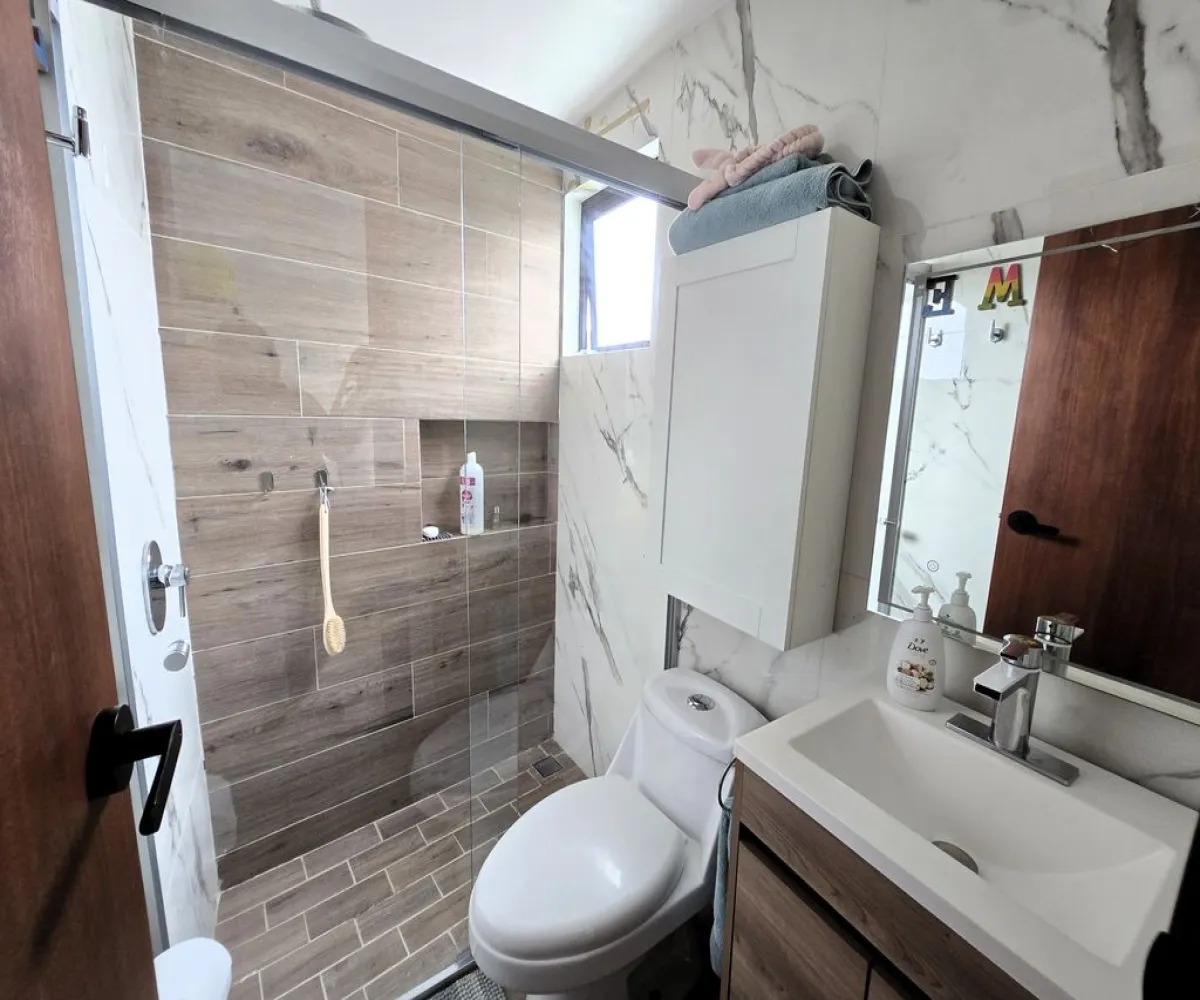 Casa En Venta,Juan Manuel Vallarta,Julio Verne 9, Zapopan, Jalisco 45110, 3 Habitaciones,3 Baños,Julio Verne,3,p73Pbil