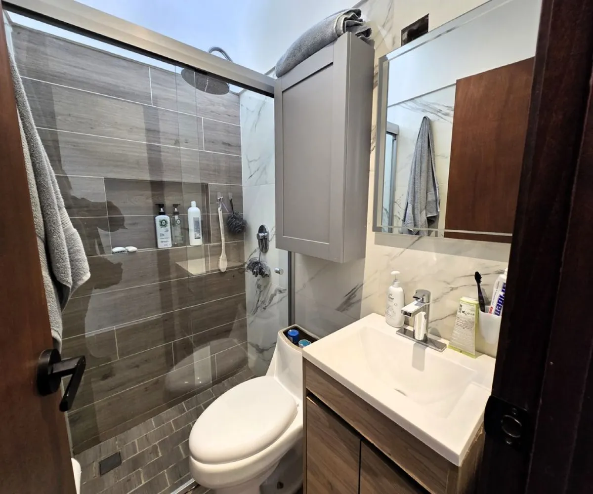 Casa En Venta,Juan Manuel Vallarta,Julio Verne 9, Zapopan, Jalisco 45110, 3 Habitaciones,3 Baños,Julio Verne,3,p73Pbil