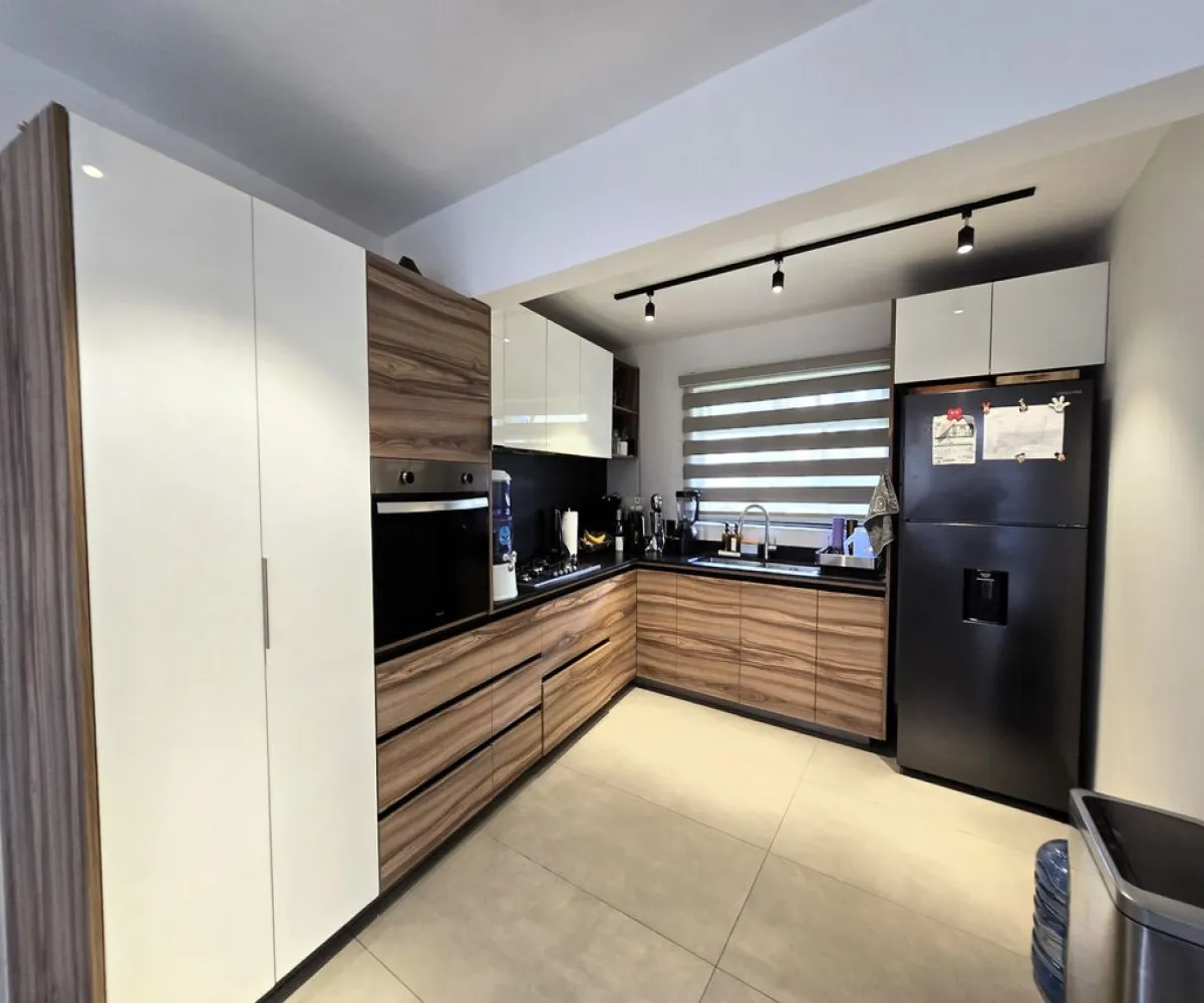 Casa En Venta,Juan Manuel Vallarta,Julio Verne 9, Zapopan, Jalisco 45110, 3 Habitaciones,3 Baños,Julio Verne,3,p73Pbil