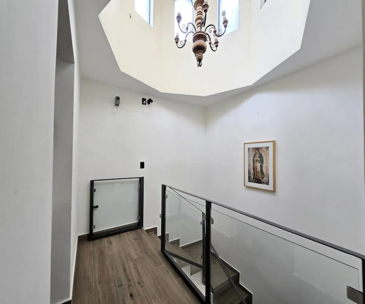 Casa En Venta,Juan Manuel Vallarta,Julio Verne 9, Zapopan, Jalisco 45110, 3 Habitaciones,3 Baños,Julio Verne,3,p73Pbil