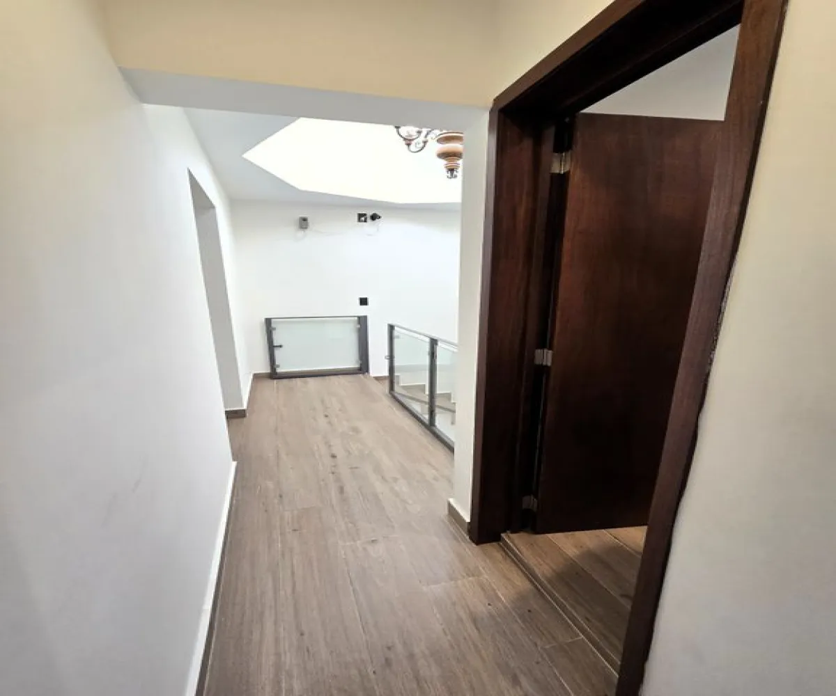 Casa En Venta,Juan Manuel Vallarta,Julio Verne 9, Zapopan, Jalisco 45110, 3 Habitaciones,3 Baños,Julio Verne,3,p73Pbil