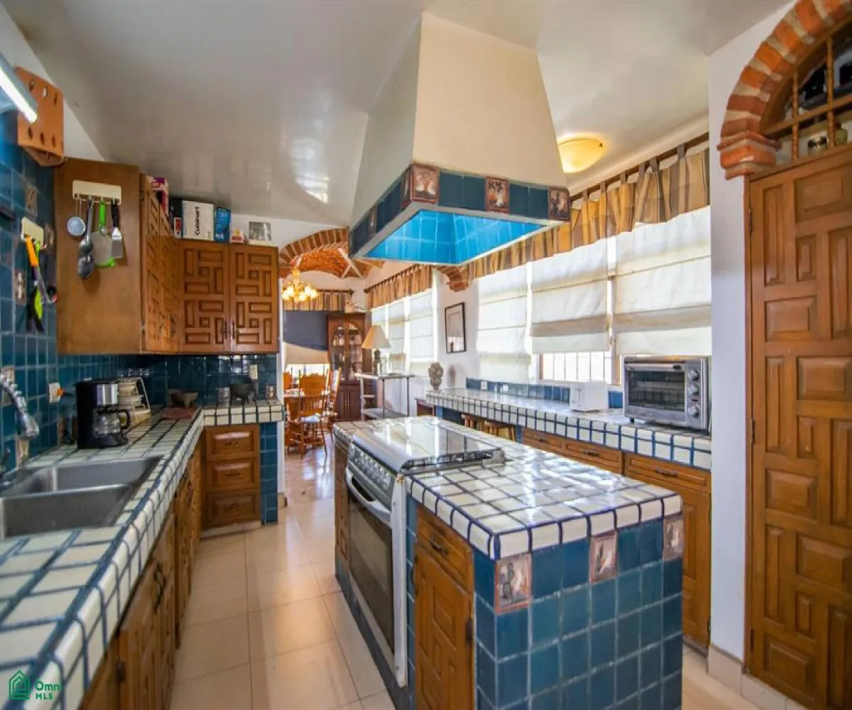 Casa En Venta,Vista del Lago (Country Club de Chapala),ALTA VISTA PONIENTE 109, Chapala, Jalisco 45901, 2 Habitaciones,4 Baños,ALTA VISTA PONIENTE,2,MX251032135