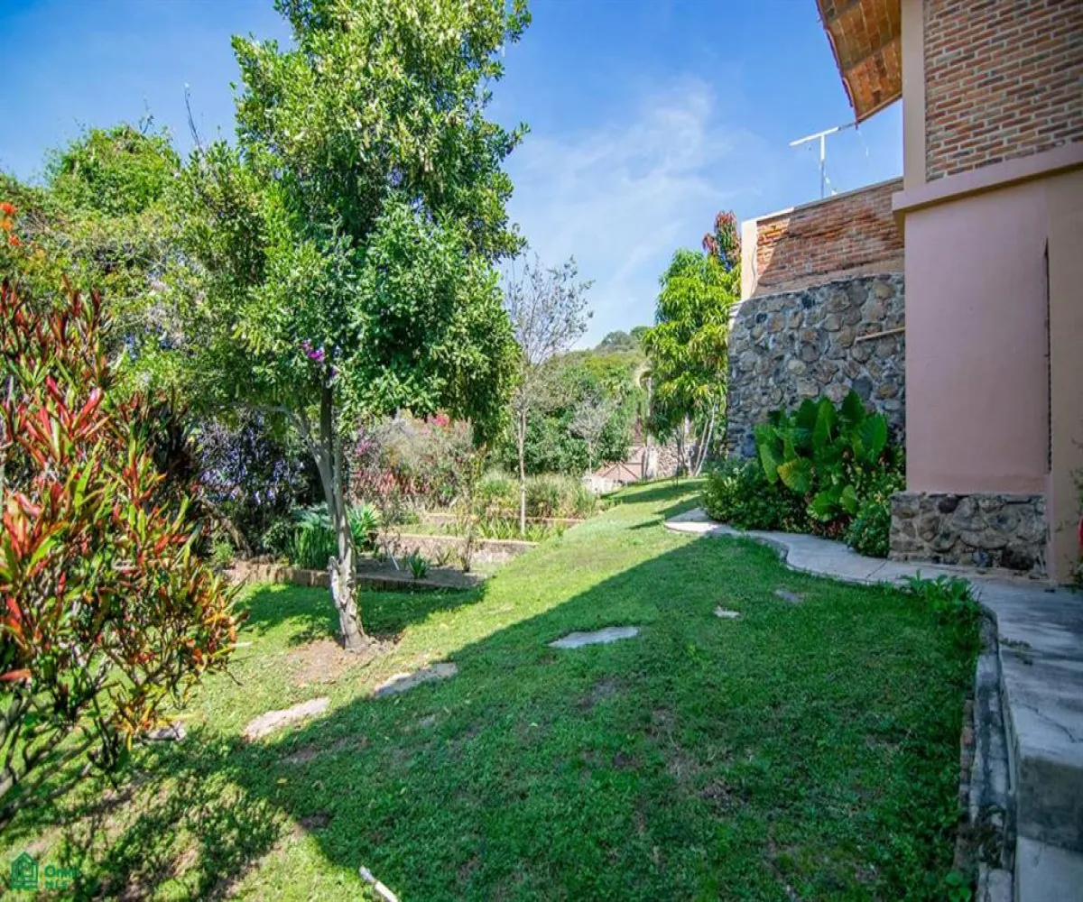 Casa En Venta,Vista del Lago (Country Club de Chapala),ALTA VISTA PONIENTE 109, Chapala, Jalisco 45901, 2 Habitaciones,4 Baños,ALTA VISTA PONIENTE,2,MX251032135