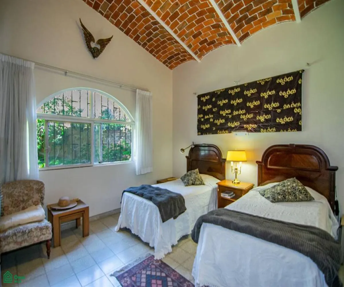 Casa En Venta,Vista del Lago (Country Club de Chapala),ALTA VISTA PONIENTE 109, Chapala, Jalisco 45901, 2 Habitaciones,4 Baños,ALTA VISTA PONIENTE,2,MX251032135