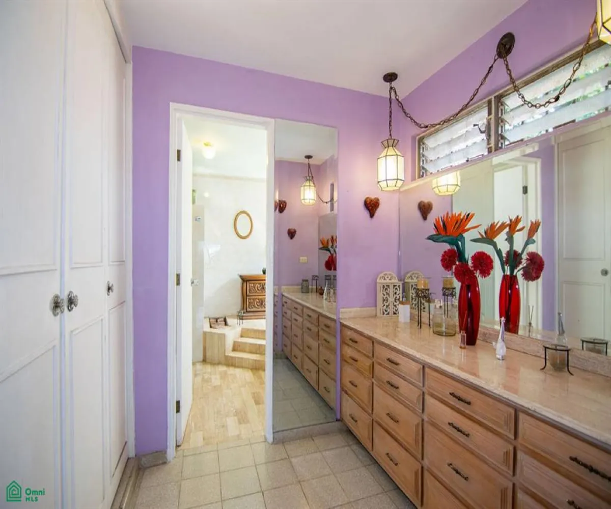 Casa En Venta,Vista del Lago (Country Club de Chapala),ALTA VISTA PONIENTE 109, Chapala, Jalisco 45901, 2 Habitaciones,4 Baños,ALTA VISTA PONIENTE,2,MX251032135