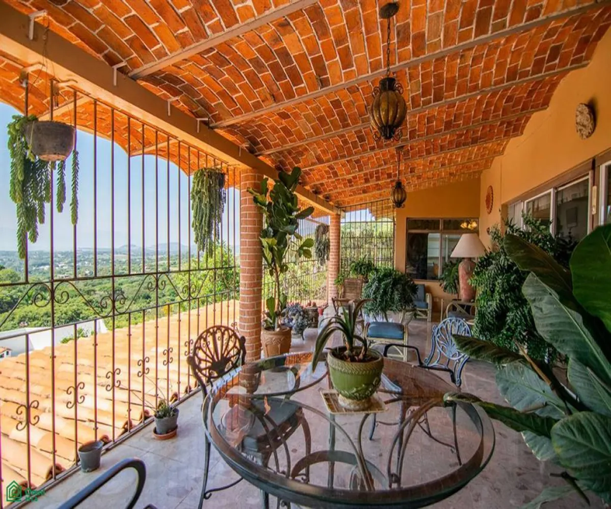 Casa En Venta,Vista del Lago (Country Club de Chapala),ALTA VISTA PONIENTE 109, Chapala, Jalisco 45901, 2 Habitaciones,4 Baños,ALTA VISTA PONIENTE,2,MX251032135