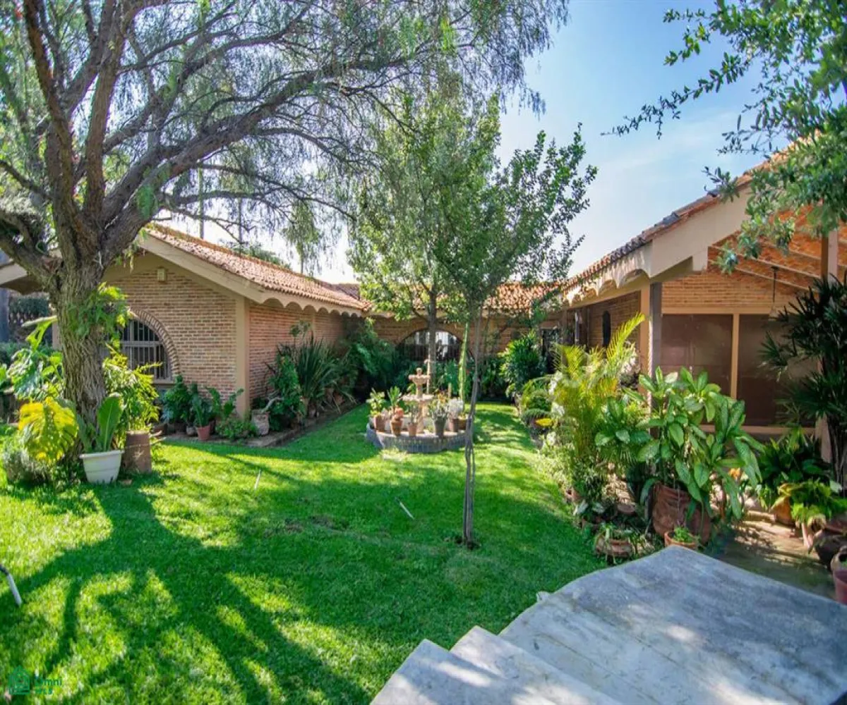 Casa En Venta,Vista del Lago (Country Club de Chapala),ALTA VISTA PONIENTE 109, Chapala, Jalisco 45901, 2 Habitaciones,4 Baños,ALTA VISTA PONIENTE,2,MX251032135