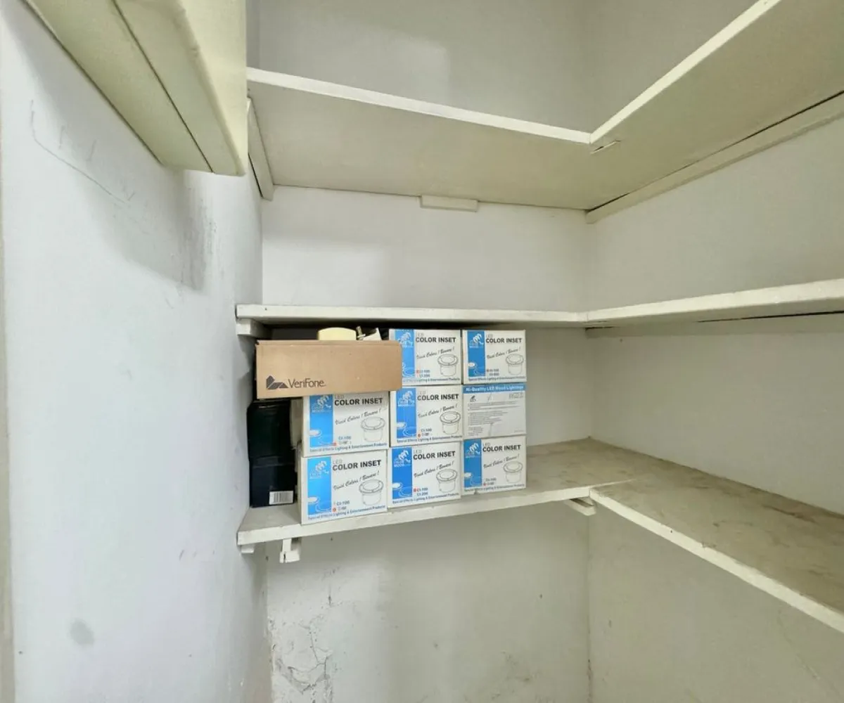Local En Renta,Ladron De Guevara,Avenida de las Américas 528, Guadalajara, Jalisco 44600,Avenida de las Américas,1,p0zWlD1 Local En Renta,Ladron De Guevara,Avenida de las Américas 528, Guadalajara, Jalisco 44600,Avenida de las Américas,1,p0zWlD1
