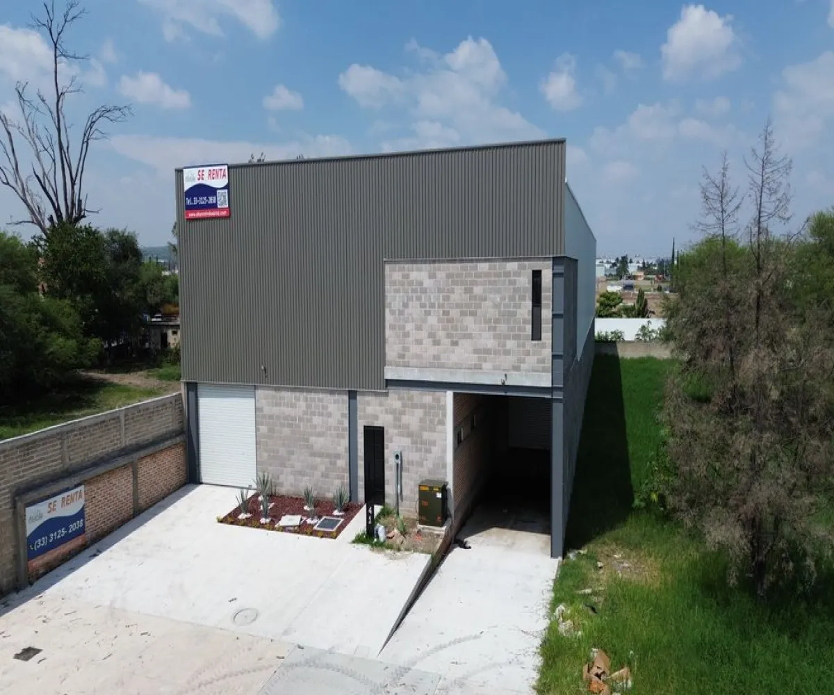 Bodega En Renta,Calle Santa Cruz del Valle 396, San Pedro Tlaquepaque, Jalisco 45655,2 Baños,Calle Santa Cruz del Valle,1,plK99PM Bodega En Renta,Calle Santa Cruz del Valle 396, San Pedro Tlaquepaque, Jalisco 45655,2 Baños,Calle Santa Cruz del Valle,1,plK99PM