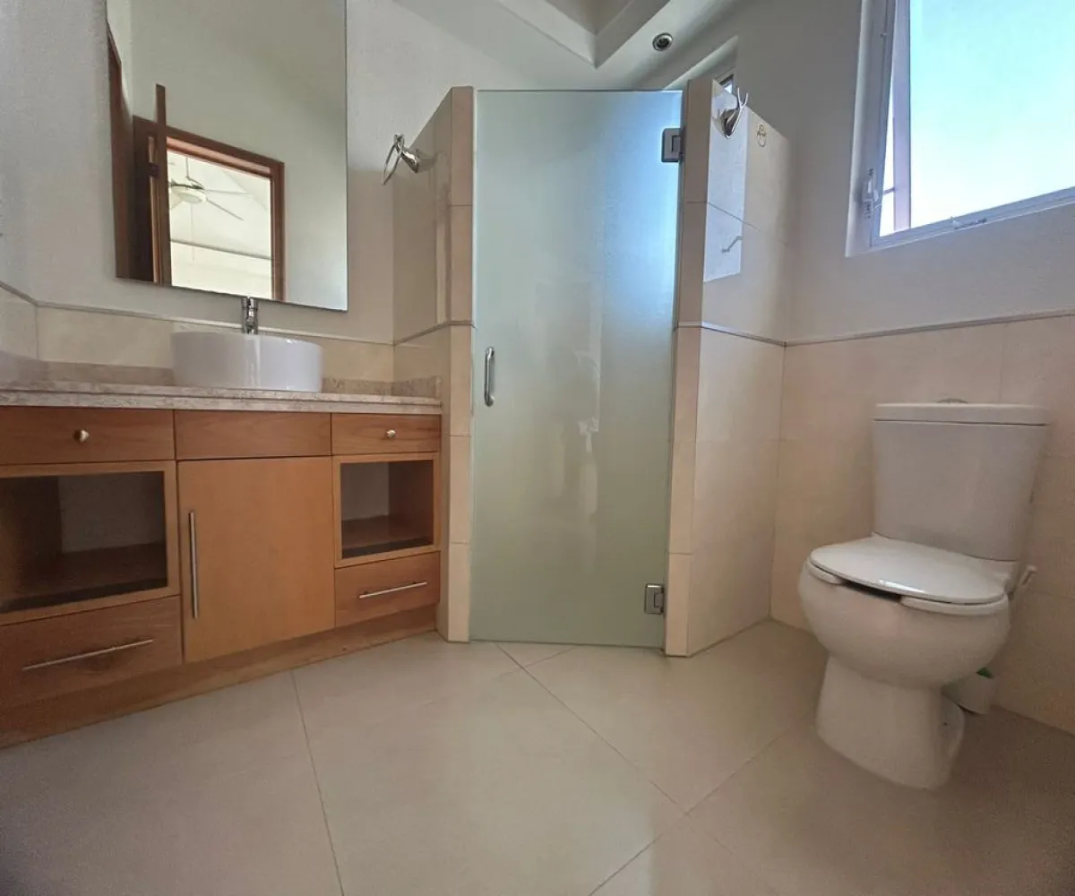 Casa En Renta,Valle Real,Paseo San Arturo Oriente 910 56, Zapopan, Jalisco 45130, 4 Habitaciones,4 Baños,Paseo San Arturo Oriente,2,p5upAZ5 Casa En Renta,Valle Real,Paseo San Arturo Oriente 910 56, Zapopan, Jalisco 45130, 4 Habitaciones,4 Baños,Paseo San Arturo Oriente,2,p5upAZ5