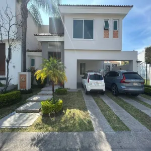 Casa En Renta,Valle Real,Paseo San Arturo Oriente 910 56, Zapopan, Jalisco 45130, 4 Habitaciones,4 Baños,Paseo San Arturo Oriente,2,p5upAZ5