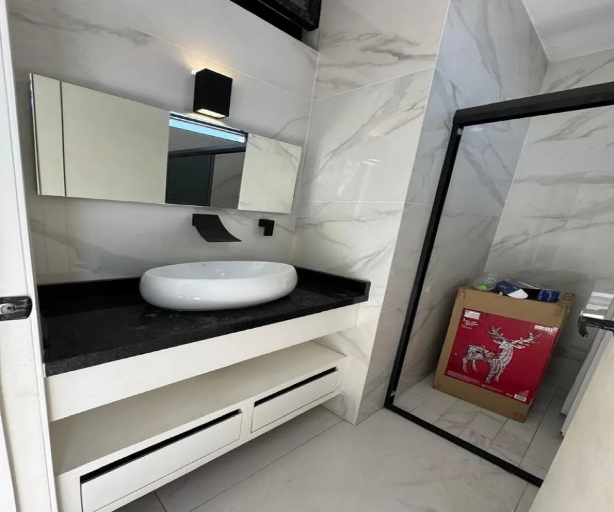 Casa En Renta,Fracc Prados Tepeyac,Calle Prado de los Lirios 377, Zapopan, Jalisco 45050, 4 Habitaciones,6 Baños,Calle Prado de los Lirios,3,pz0KM0n Casa En Renta,Fracc Prados Tepeyac,Calle Prado de los Lirios 377, Zapopan, Jalisco 45050, 4 Habitaciones,6 Baños,Calle Prado de los Lirios,3,pz0KM0n