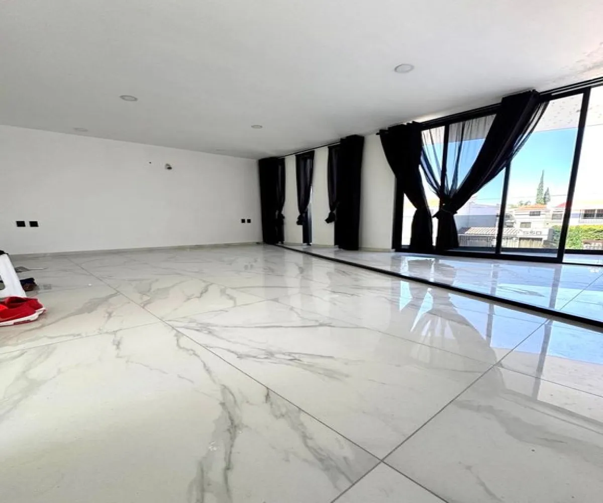 Casa En Renta,Fracc Prados Tepeyac,Calle Prado de los Lirios 377, Zapopan, Jalisco 45050, 4 Habitaciones,6 Baños,Calle Prado de los Lirios,3,pz0KM0n Casa En Renta,Fracc Prados Tepeyac,Calle Prado de los Lirios 377, Zapopan, Jalisco 45050, 4 Habitaciones,6 Baños,Calle Prado de los Lirios,3,pz0KM0n