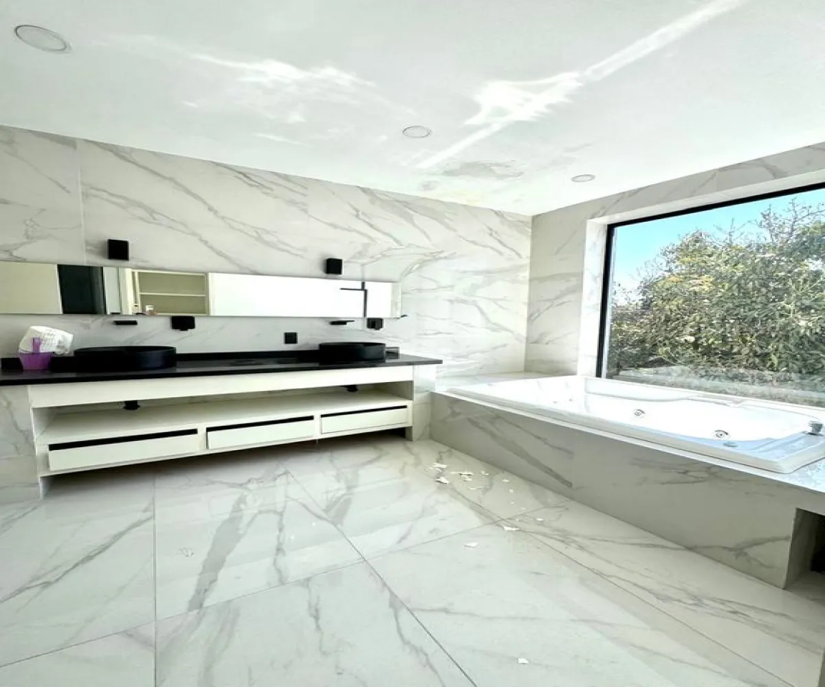 Casa En Renta,Fracc Prados Tepeyac,Calle Prado de los Lirios 377, Zapopan, Jalisco 45050, 4 Habitaciones,6 Baños,Calle Prado de los Lirios,3,pz0KM0n Casa En Renta,Fracc Prados Tepeyac,Calle Prado de los Lirios 377, Zapopan, Jalisco 45050, 4 Habitaciones,6 Baños,Calle Prado de los Lirios,3,pz0KM0n