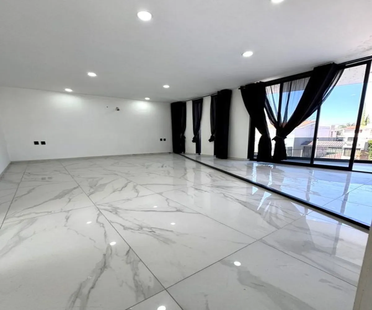 Casa En Renta,Fracc Prados Tepeyac,Calle Prado de los Lirios 377, Zapopan, Jalisco 45050, 4 Habitaciones,6 Baños,Calle Prado de los Lirios,3,pz0KM0n Casa En Renta,Fracc Prados Tepeyac,Calle Prado de los Lirios 377, Zapopan, Jalisco 45050, 4 Habitaciones,6 Baños,Calle Prado de los Lirios,3,pz0KM0n