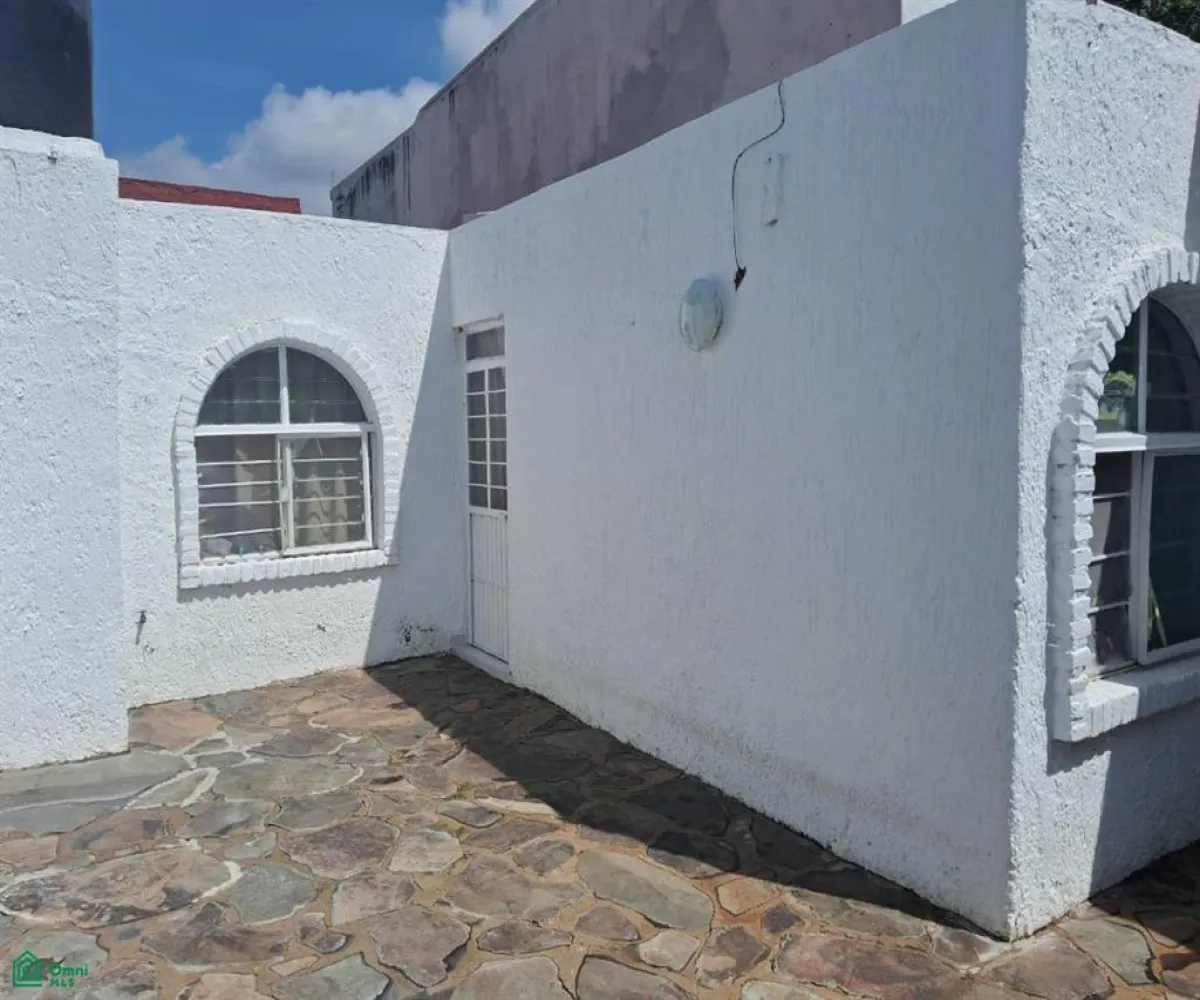 Casa En Venta,Chapala Centro,Colinas de Chalanas 36, Chapala, Jalisco 45900, 3 Habitaciones,2 Baños,Colinas de Chalanas,2,MX251036525 Casa En Venta,Chapala Centro,Colinas de Chalanas 36, Chapala, Jalisco 45900, 3 Habitaciones,2 Baños,Colinas de Chalanas,2,MX251036525