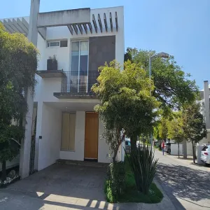 Casa En Venta,Zona Real,Avenida Paseo de La Luna 1150, Zapopan, Jalisco 45134, 3 Habitaciones,2 Baños,Avenida Paseo de La Luna,2,py2EyCR