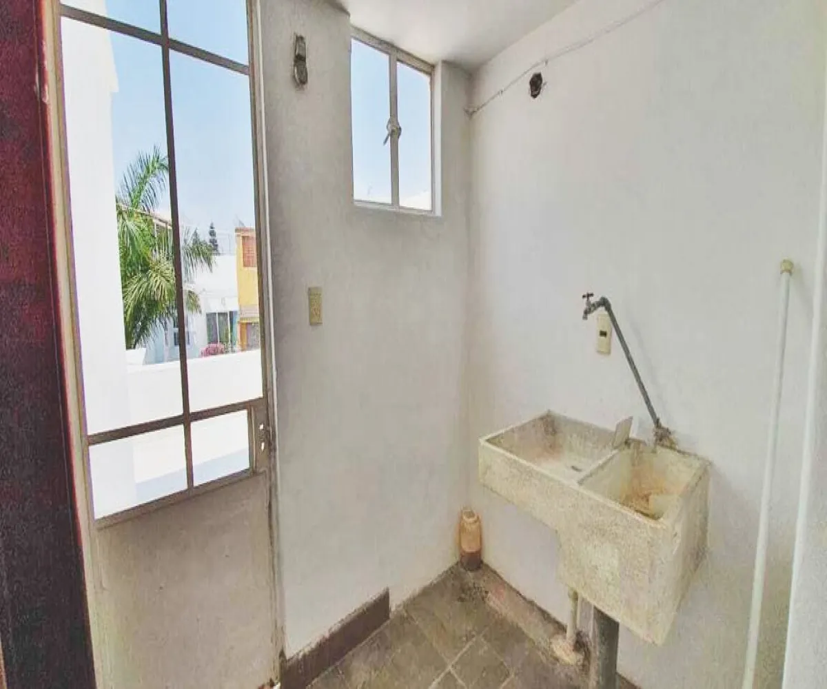 Casa En Renta,Vallarta Poniente,Mazamitla 2991, Guadalajara, Jalisco 44110, 6 Habitaciones,3 Baños,Mazamitla,3,pw4S4L2