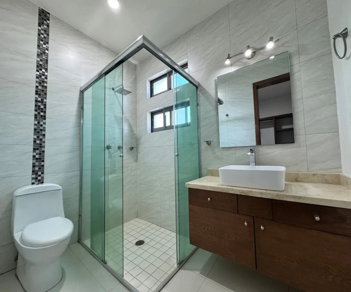 Casa En Venta,Los Almendros,Prolongación Río Blanco 1676, Zapopan, Jalisco 45135, 4 Habitaciones,3 Baños,Prolongación Río Blanco,3,pqSgwz2