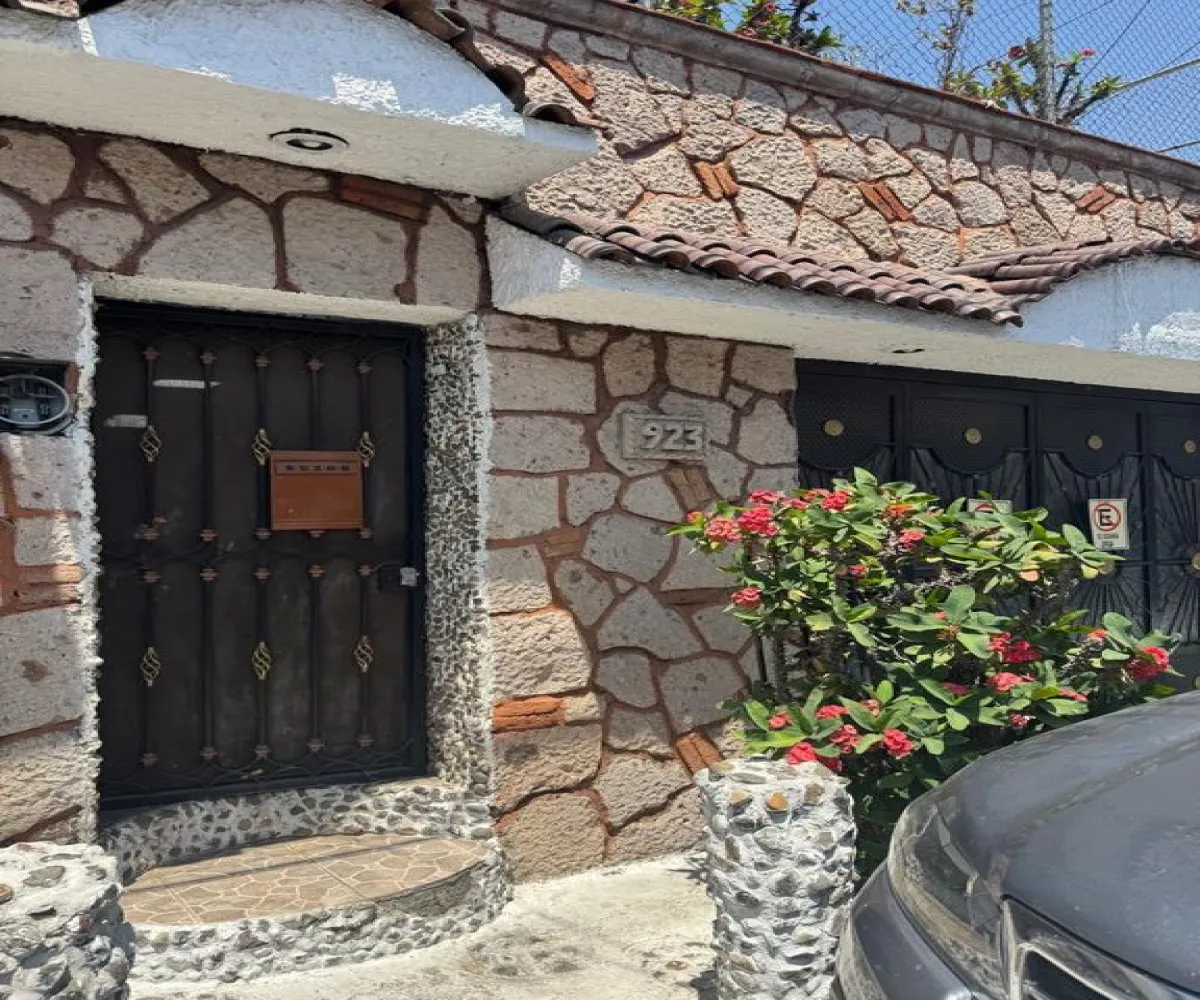 Casa En Venta,Alcalde Barranquitas,Calle Brillante 923, Guadalajara, Jalisco 44270, 4 Habitaciones,2 Baños,Calle Brillante,3,p5diRWv