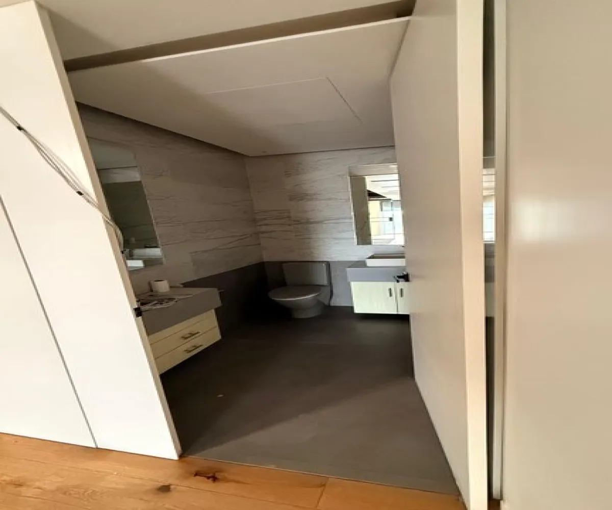 Oficina En Renta,Vallarta Universidad,Avenida Naciones Unidas 5528, Zapopan, Jalisco 45110,Avenida Naciones Unidas,1,pxy3QXr