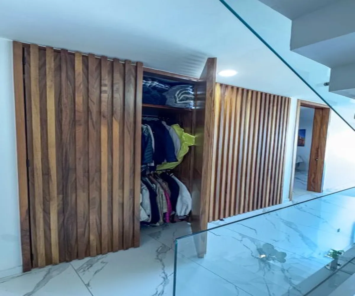 Casa En Venta,parques vallarta ,Paseo de la Estrella 3612, Zapopan, Jalisco 45222, 4 Habitaciones,4 Baños,Paseo de la Estrella,2,picavpn