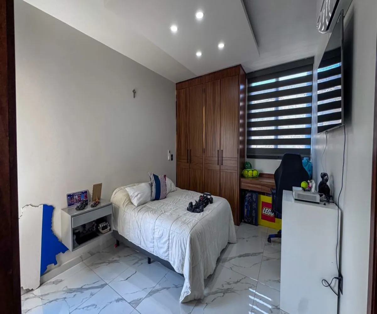 Casa En Venta,parques vallarta ,Paseo de la Estrella 3612, Zapopan, Jalisco 45222, 4 Habitaciones,4 Baños,Paseo de la Estrella,2,picavpn
