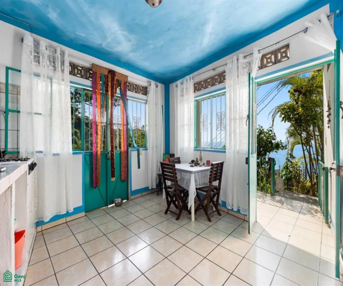 Casa En Venta,El Cerro,Andador Ecuador 582, Puerto Vallarta, Jalisco 48304, 2 Habitaciones,2 Baños,Andador Ecuador,MX251037882