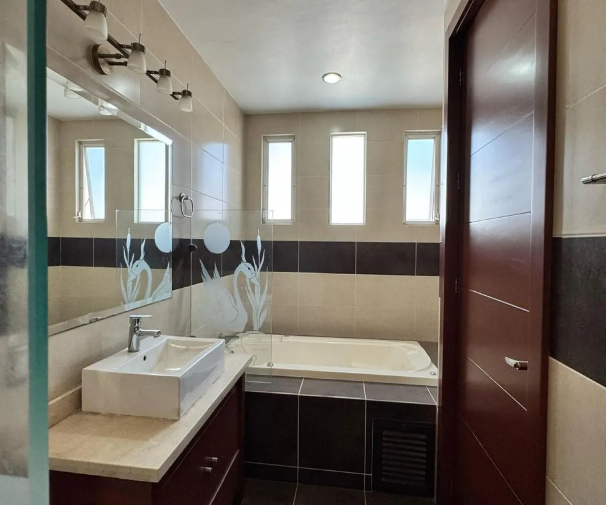 Casa En Renta,La Cima,Avenida la Cima 296, Zapopan, Jalisco 45134, 4 Habitaciones,3 Baños,Avenida la Cima,2,psBBTF4