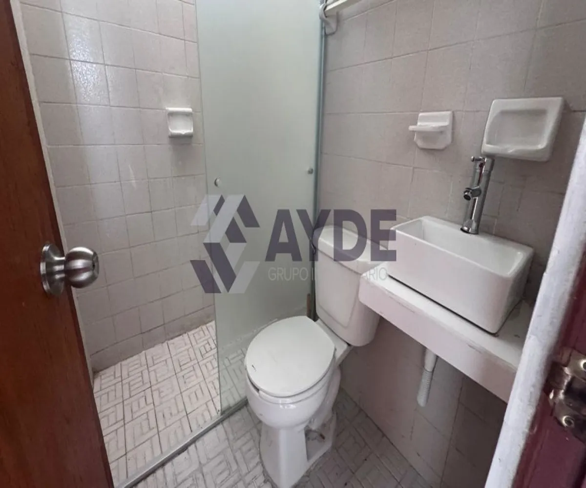 Casa En Venta,La Paz,Avenida San Rafael 829, Guadalajara, Jalisco 44860, 2 Habitaciones,1 Baño,Avenida San Rafael,1,poOljVB