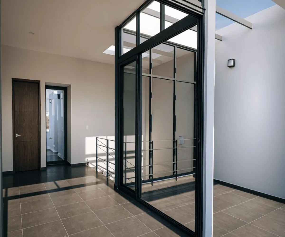 Casa En Venta,Paraje,Avenida Vuelo de las Grullas 200, Tlajomulco de Zúñiga, Jalisco 45645, 4 Habitaciones,5 Baños,Avenida Vuelo de las Grullas,1,pELaqLD