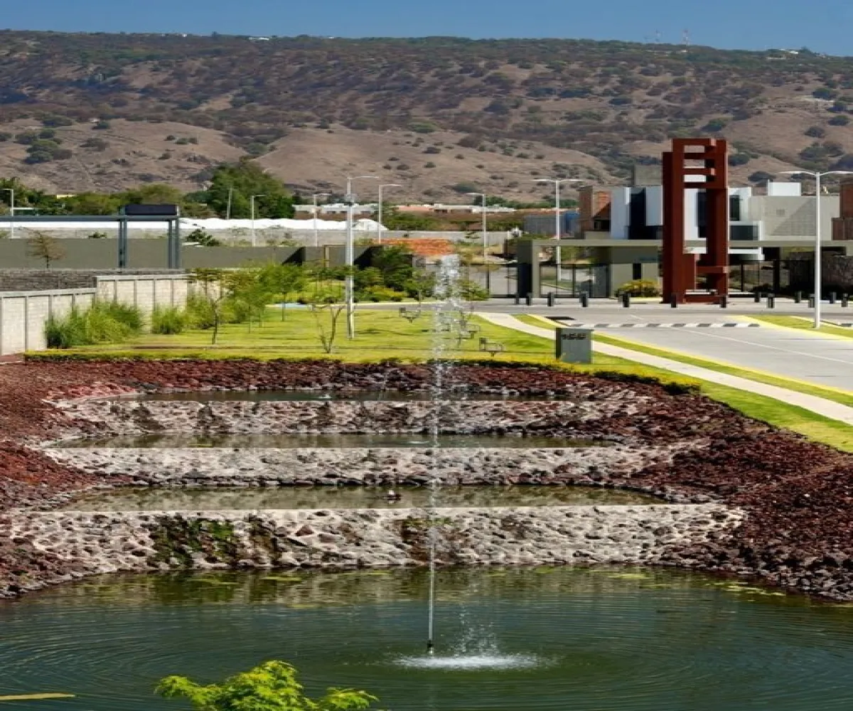 Casa En Venta,Paraje,Avenida Vuelo de las Grullas 200, Tlajomulco de Zúñiga, Jalisco 45645, 4 Habitaciones,5 Baños,Avenida Vuelo de las Grullas,1,pELaqLD