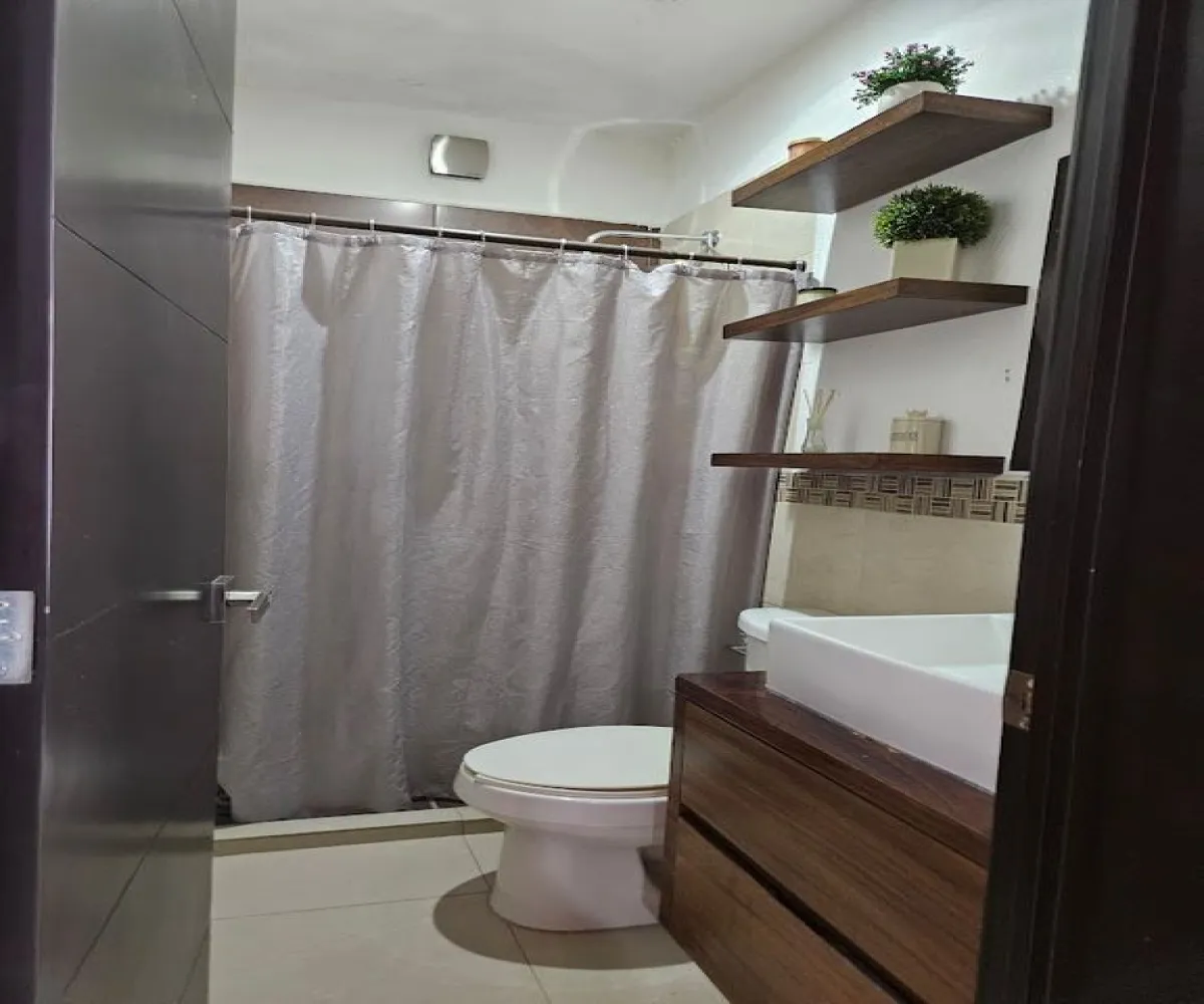 Casa En Venta,Los Portales,Av. Niños Héroes 0 0, San Pedro Tlaquepaque, Jalisco 45580, 4 Habitaciones,3 Baños,Av. Niños Héroes ,1,pF6BHjQ