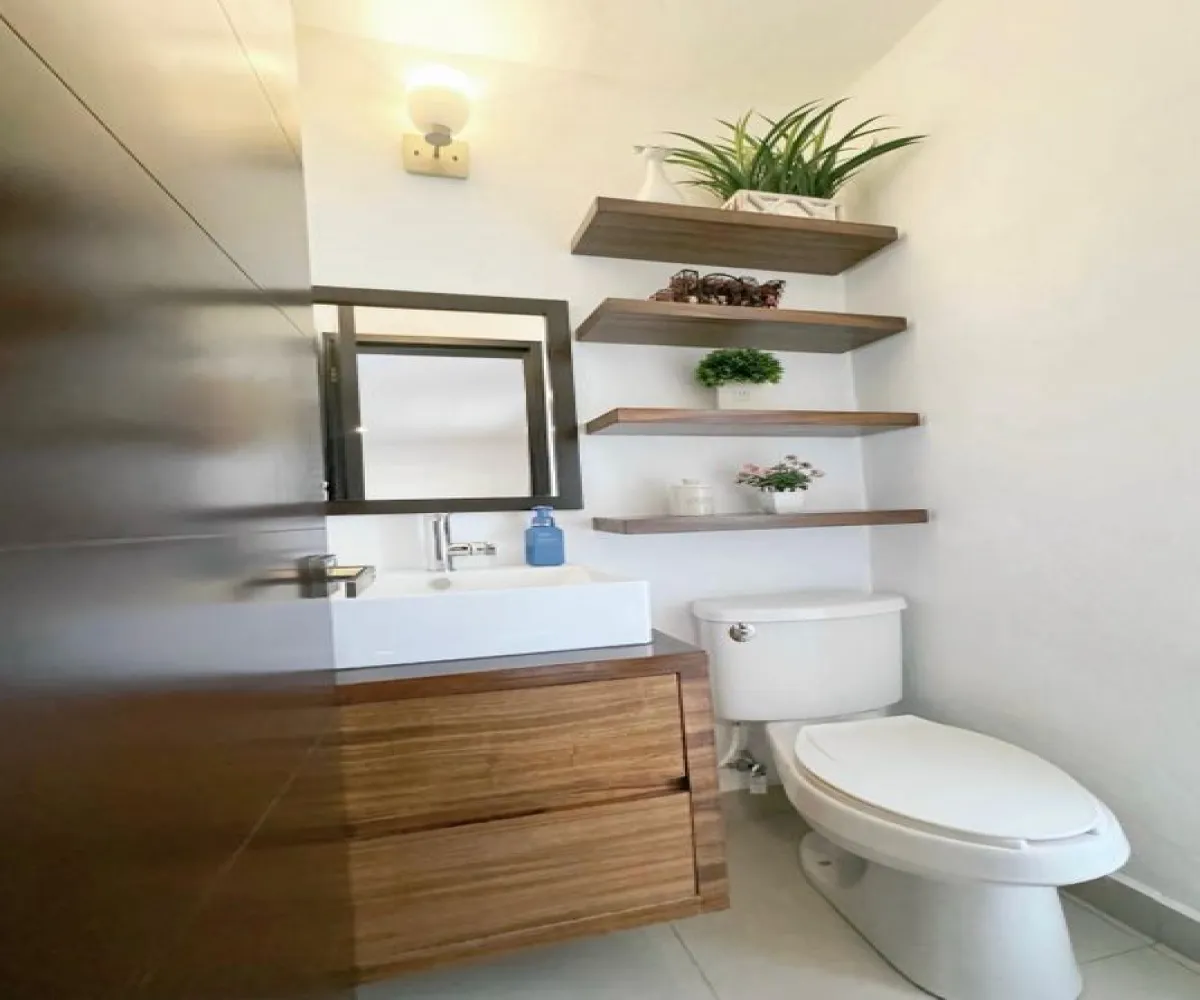 Casa En Venta,Los Portales,Av. Niños Héroes 0 0, San Pedro Tlaquepaque, Jalisco 45580, 4 Habitaciones,3 Baños,Av. Niños Héroes ,1,pF6BHjQ