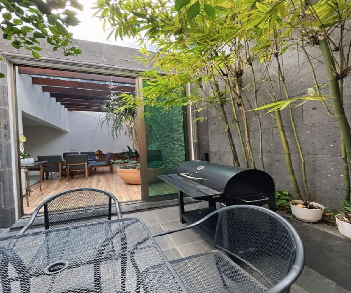 Casa En Venta,Los Portales,Av. Niños Héroes 0 0, San Pedro Tlaquepaque, Jalisco 45580, 4 Habitaciones,3 Baños,Av. Niños Héroes ,1,pF6BHjQ
