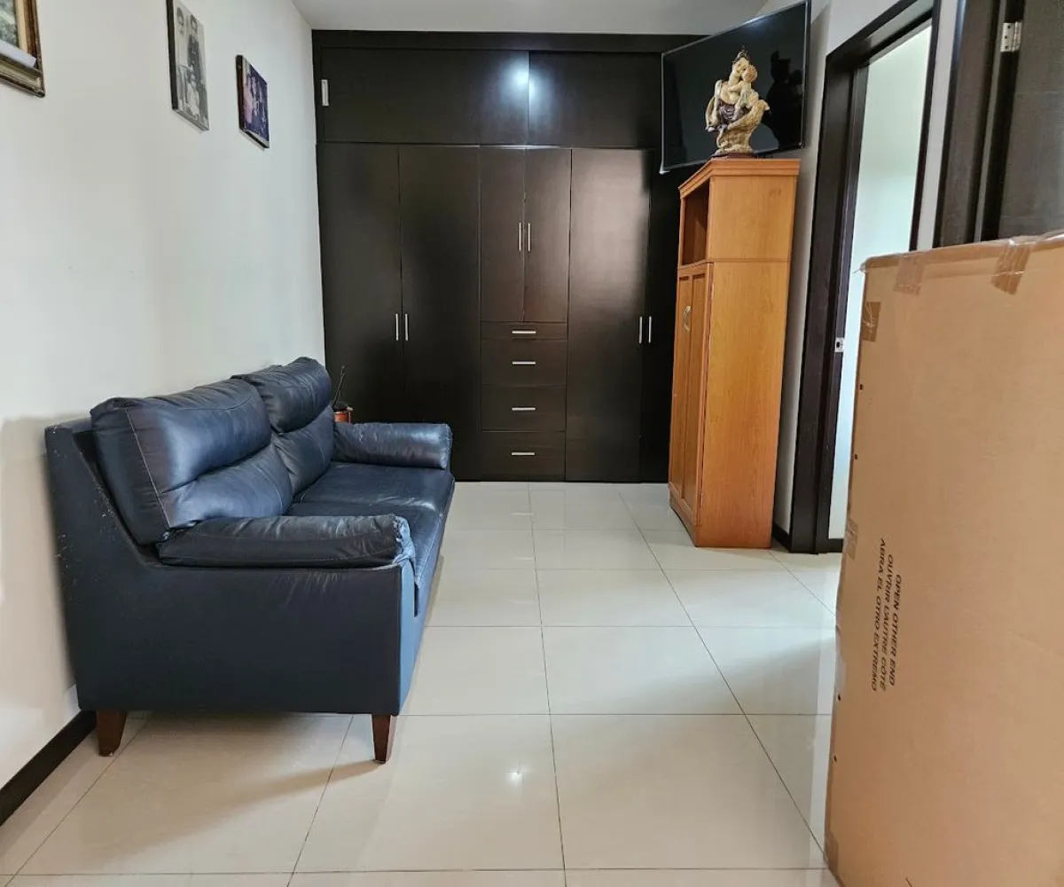 Casa En Venta,Los Portales,Av. Niños Héroes 0 0, San Pedro Tlaquepaque, Jalisco 45580, 4 Habitaciones,3 Baños,Av. Niños Héroes ,1,pF6BHjQ