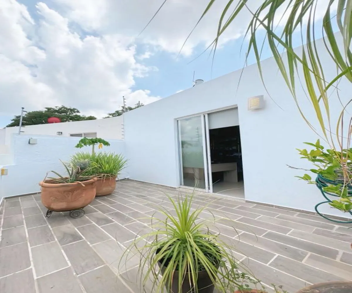 Casa En Venta,Los Portales,Av. Niños Héroes 0 0, San Pedro Tlaquepaque, Jalisco 45580, 4 Habitaciones,3 Baños,Av. Niños Héroes ,1,pF6BHjQ