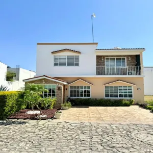 Casa En Venta,Sendero de las Moras,Sendero de las Moras 45645, Tlajomulco de Zúñiga, Jalisco 45640, 4 Habitaciones,2 Baños,Sendero de las Moras,2,pWCYhcE