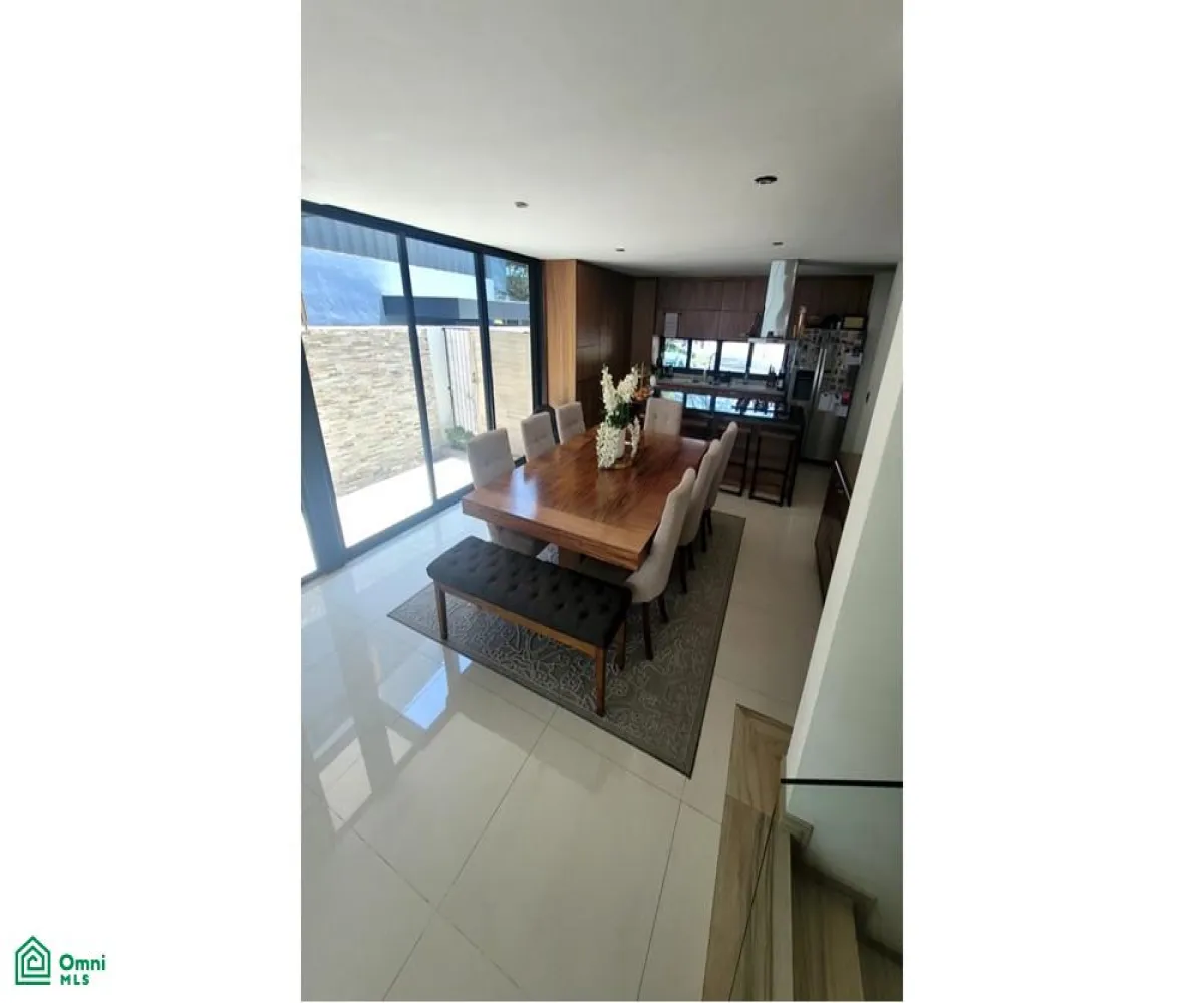 Casa En Renta,LA RIOJA,Quintanar de la Rioja S/N, Tlajomulco de Zuniga, Jalisco 45645, 4 Habitaciones,4 Baños,Quintanar de la Rioja,MX251039627