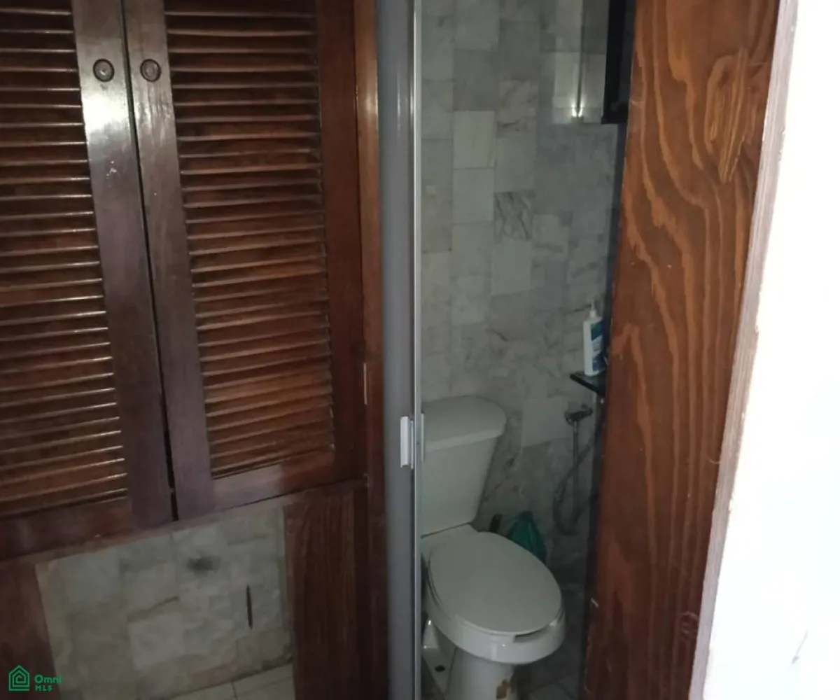 Local En Venta,Lomas de Guevara,Manuel Acuña 2760, Guadalajara, Jalisco 44657, 4 Habitaciones,1 Baño,Manuel Acuña,1,MX251039910